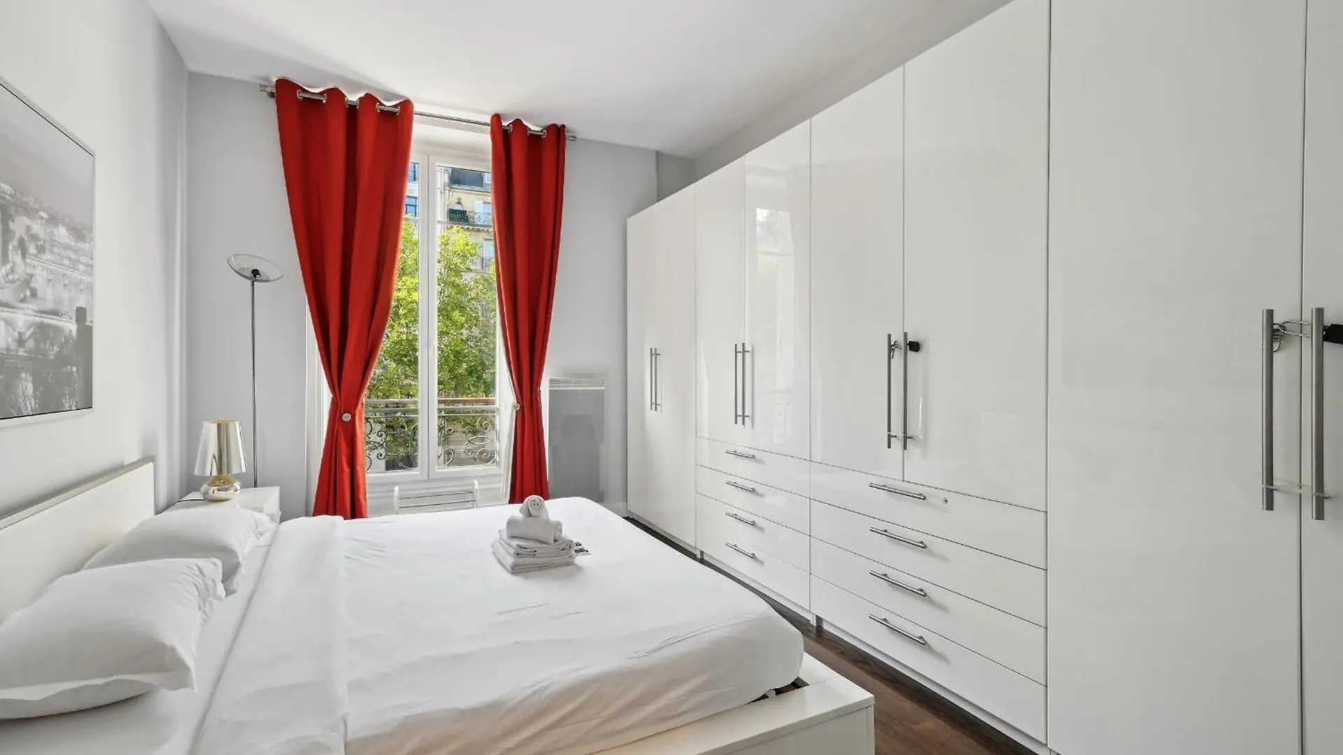 Champs-elysees & Arc De Triomphe - Cityapartmentstay Apartment