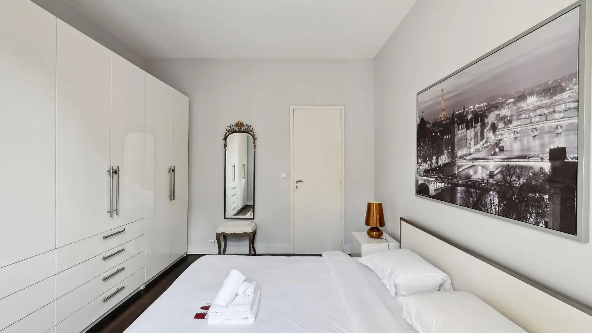 Champs-elysees & Arc De Triomphe - Cityapartmentstay Apartment *