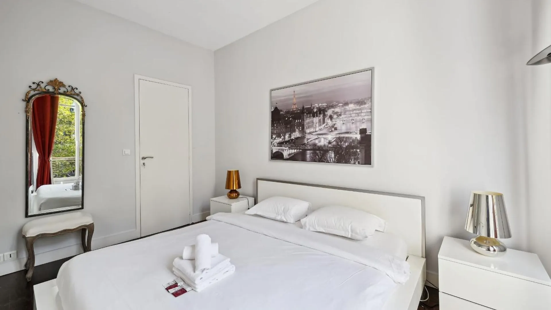 Apartment Champs-elysees & Arc De Triomphe - Cityapartmentstay Paris